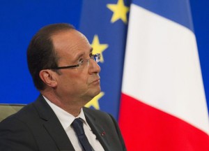 hollande-attends-a-forum-at-the-french-economic-and-social-council-headquarters-in-paris